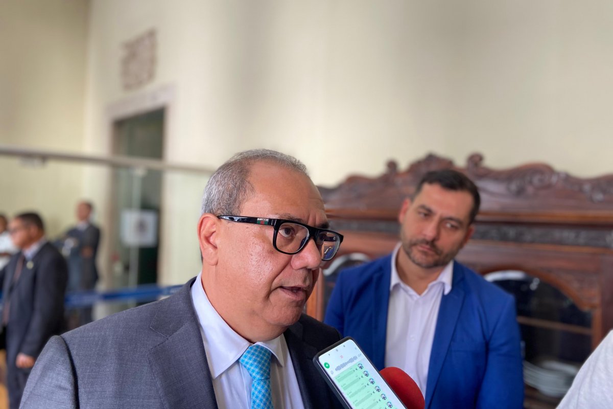 Vídeo: Carlos Muniz pede melhoria no transporte público: "Do jeito que está, não tem condições de continuar"