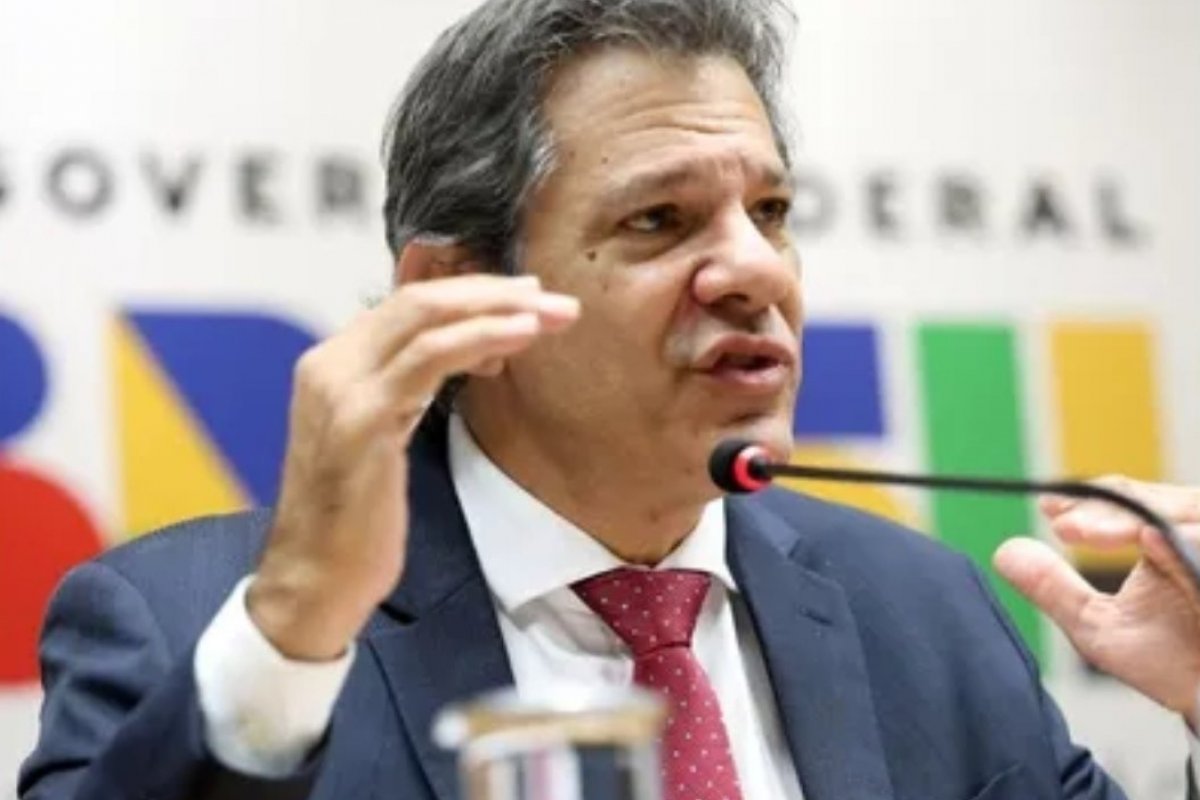 Haddad deve apresentar proposta alternativa ao aumento do IOF nesta terça-feira (3)