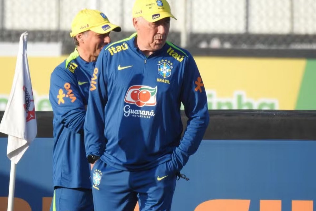 Como foi e o que disse Ancelotti na primeira reunião com os jogadores