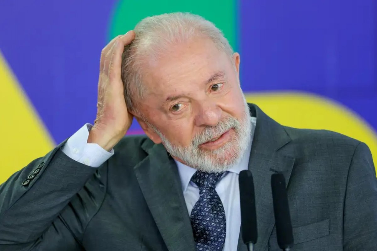 Lula diz que fraudes no INSS “É pobre roubando pobre”