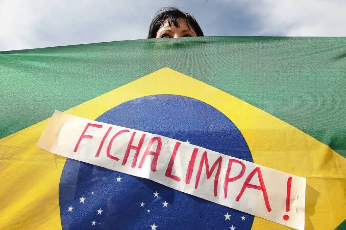 Lei da Ficha Limpa completa 15 anos com legado sob disputa