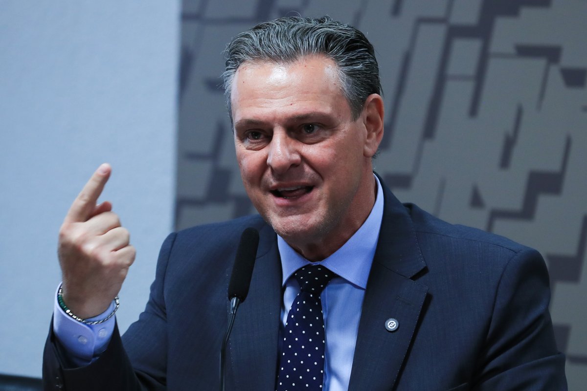 Gripe aviária: ministro da Agricultura diz que foco em granja do Rio Grande do Sul foi contido