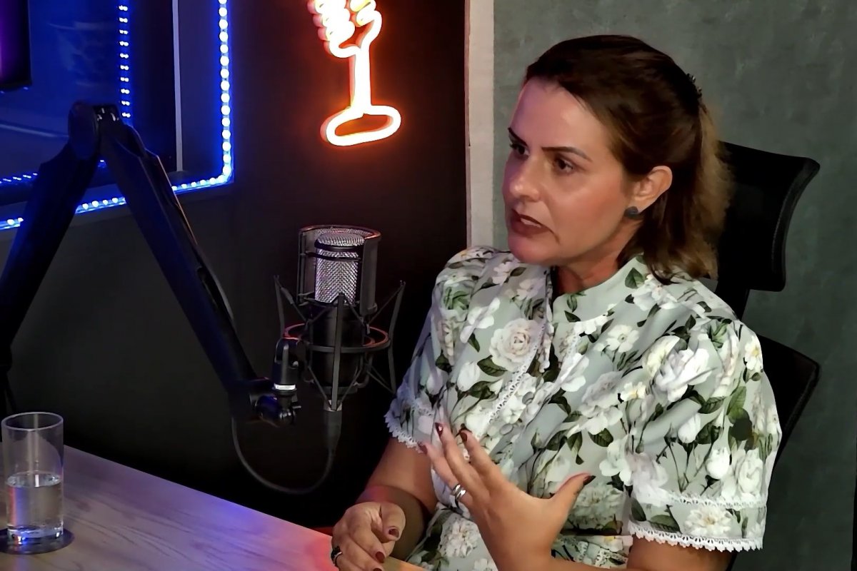 Vídeo: Psicoterapeuta explica apego a "bebês reborn" no podcast No Farol