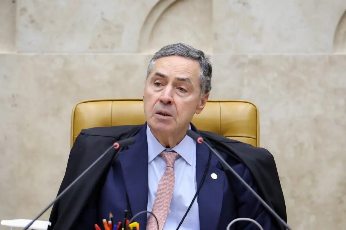 ‘Judiciário não está regulando as redes sociais’, diz Barroso em julgamento