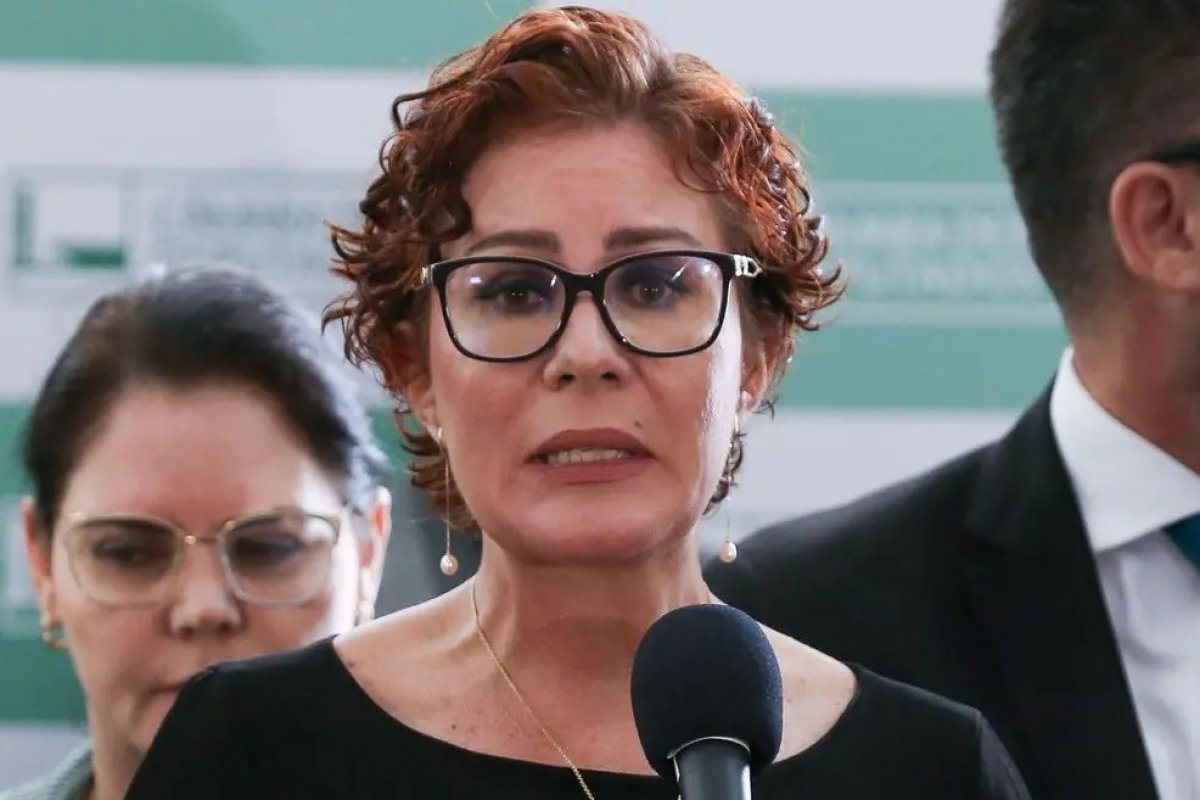 Polícia Federal pede a Interpol inclusão do nome de Zambelli na lista vermelha