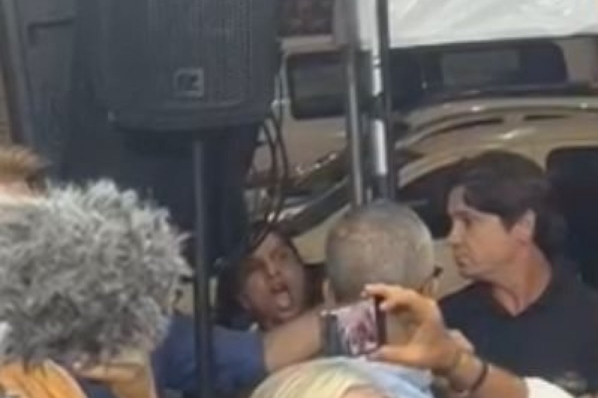Vídeo: professora confronta Bruno Reis em evento e cita greve e Operação Overclean