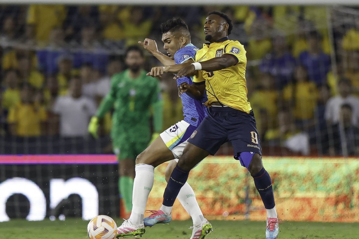 Brasil empata sem gols com Equador em estreia de Ancelotti