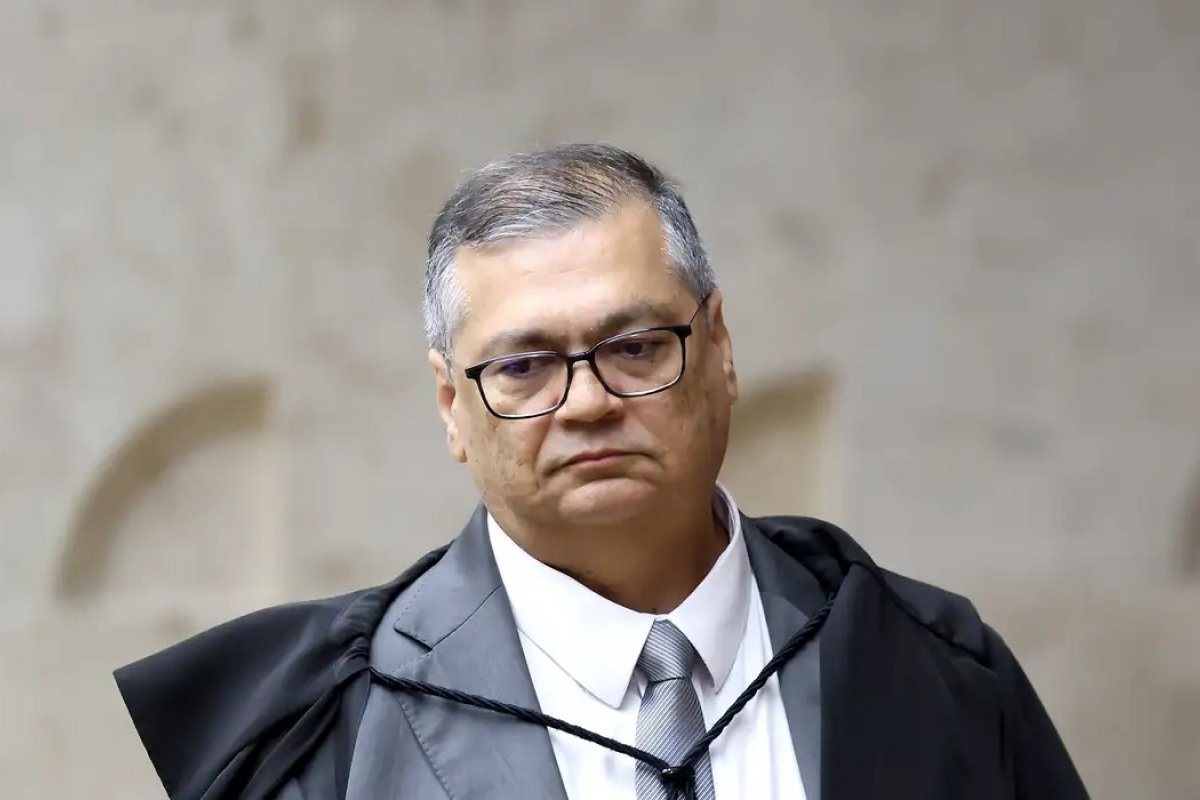 Flávio Dino pede vista e suspende julgamento sobre nomeação no TCE-BA