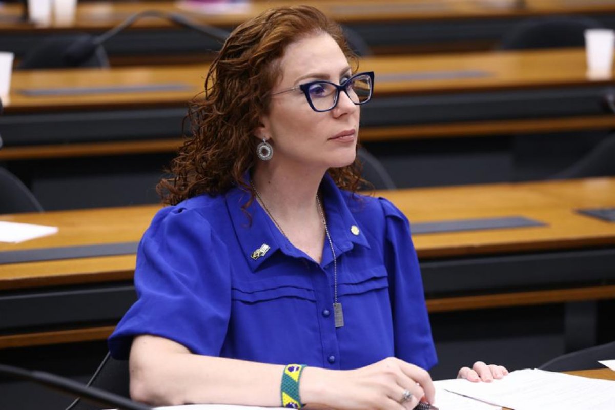 Banco encontra só R$ 2 mil em conta de Zambelli e bloqueia movimentação