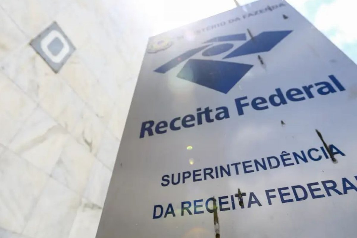 STJ determina suspensão da greve na Receita Federal e impõe multa diária de R$ 500 mil