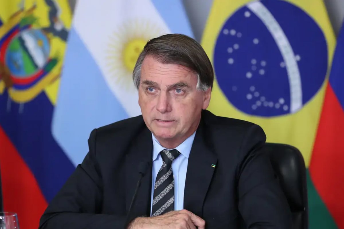 Bolsonaro cresce entre os pobres como favorito para as eleições de 2026, aponta Quaest
