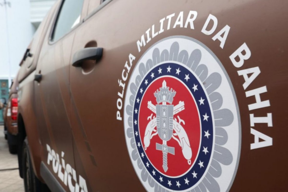 PM apreende fuzil, munições, carregadores e drogas durante ação em Tancredo Neves