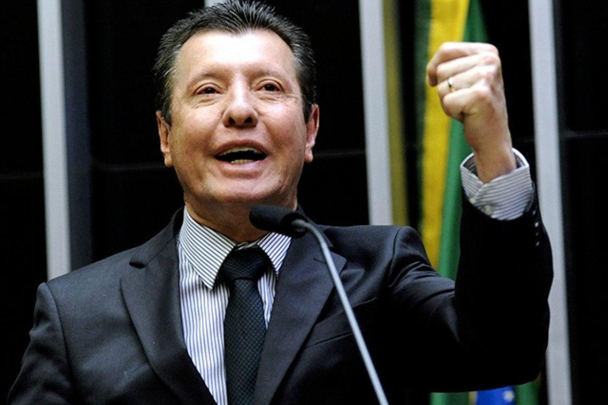 Deputado quer criar CPI sobre preço dos combustíveis