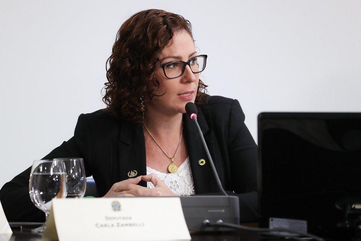 Hugo Motta afirma que Câmara declarará perda do mandato de Zambelli