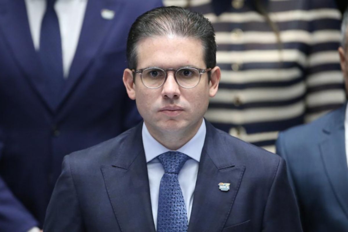 Governo estuda incluir Juros sobre Capital Próprio como alternativa à redução do IOF, diz Hugo Motta