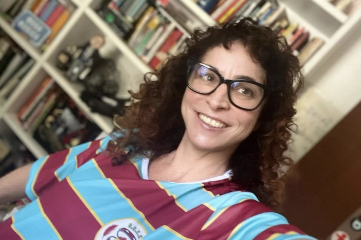 Rosane Svartman, autora de “Dona de Mim", é atração confirmada na FLIPELÔ 2025