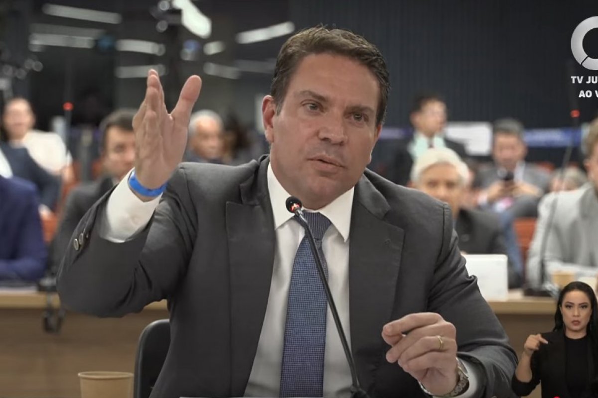 Ex-diretor-geral da Abin, Alexandre Ramagem diz que arquivo com contestação das eleições não chegou à Bolsonaro; entenda