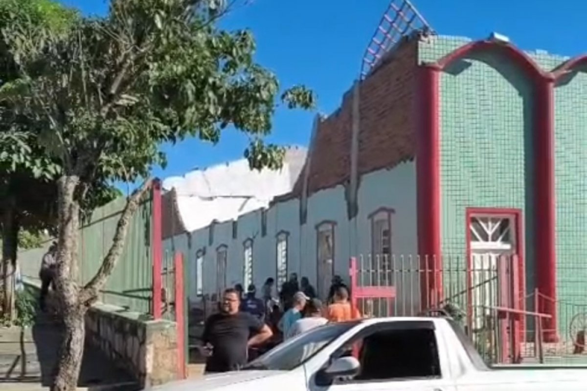 Igreja desaba em Jequié e deixa ao menos 14 pessoas feridas