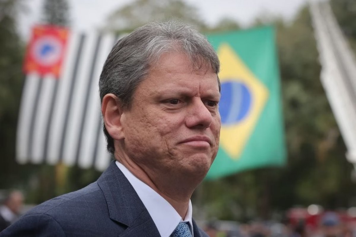 Tarcísio defende Bolsonaro e diz que "verdade vai vir à tona" em depoimento do ex-presidente ao STF