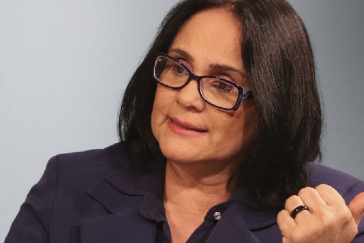 Vídeo: "Não vamos financiar motel", afirma Damares sobre visita íntima a jovens infratores