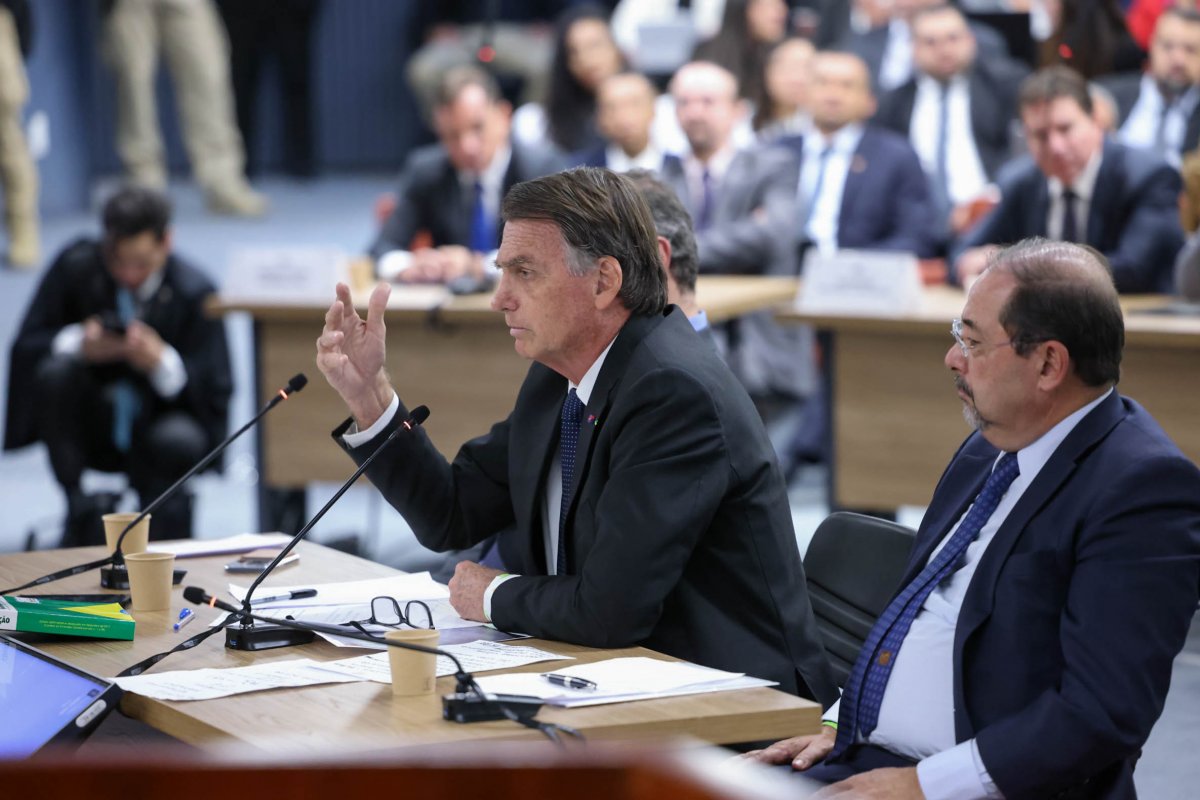 Ao STF, Bolsonaro nega tentativa de golpe e diz que reuniões tratavam de GLO e outras "possibilidades dentro da Constituição"
