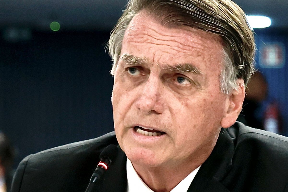 Bolsonaro chama de 'malucos' os bolsonaristas que pediram intervenção militar