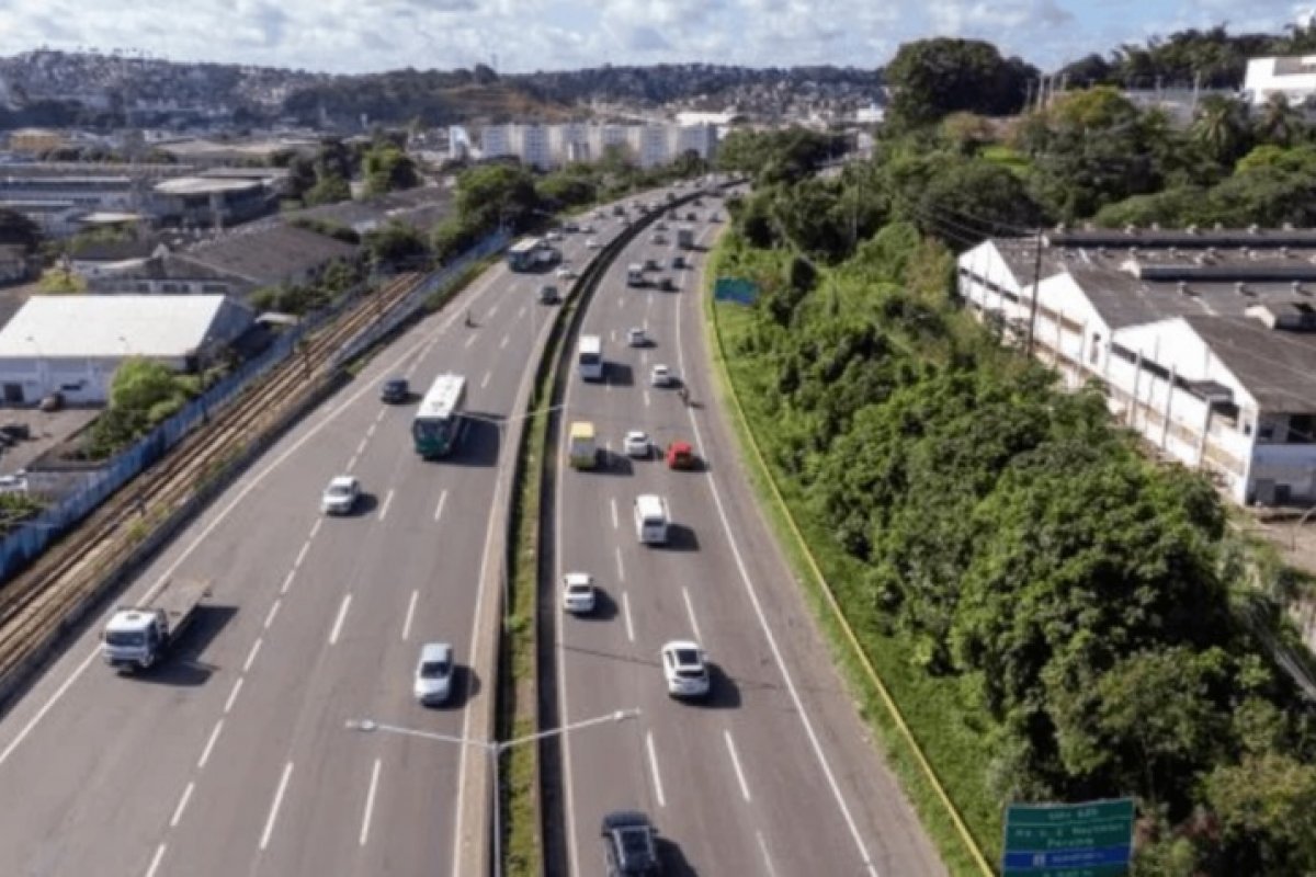 DNIT firma contrato de R$ 179 mi para obras de duplicação, pavimentação e intervenções de segurança em trecho da BR-324 na BA