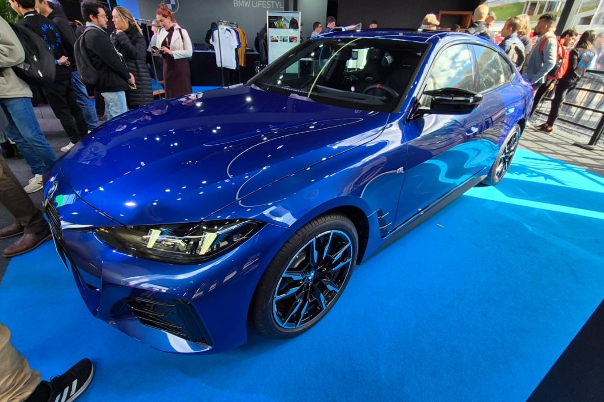 BMW mostra novidades na linha esportivos e lança i4 elétrico em Interlagos