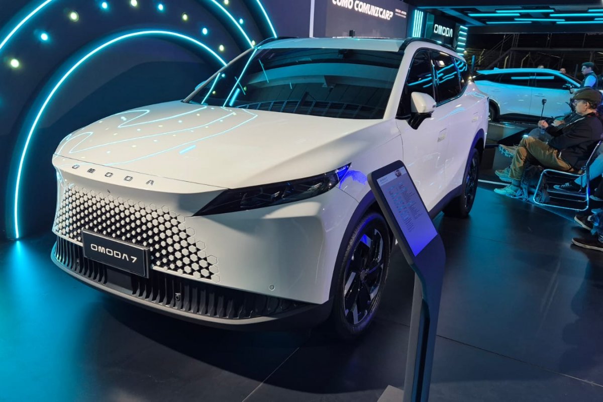 Omoda apresenta SUvs híbridos 5 e 7 em Interlagos