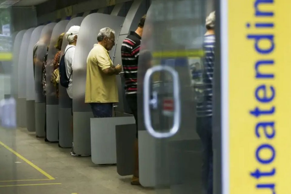 Bancos sofreram 1,9 milhão de tentativas de fraude no primeiro trimestre, diz Serasa