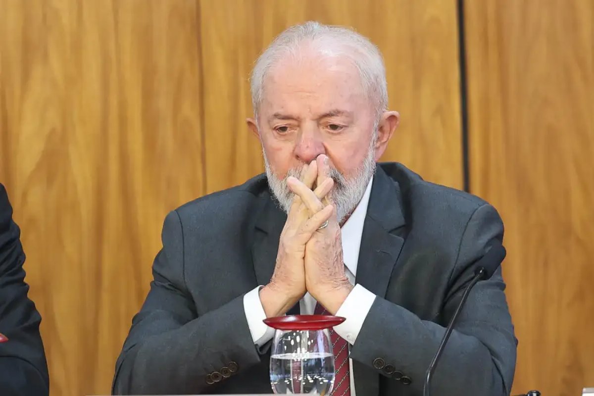 Pesquisa Ipec: 43% dos brasileiros avaliam governo Lula como ruim ou péssimo