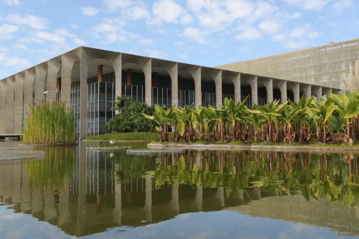 Brasil condena ataques de Israel e fala em violação do direito internacional; veja reações pelo mundo