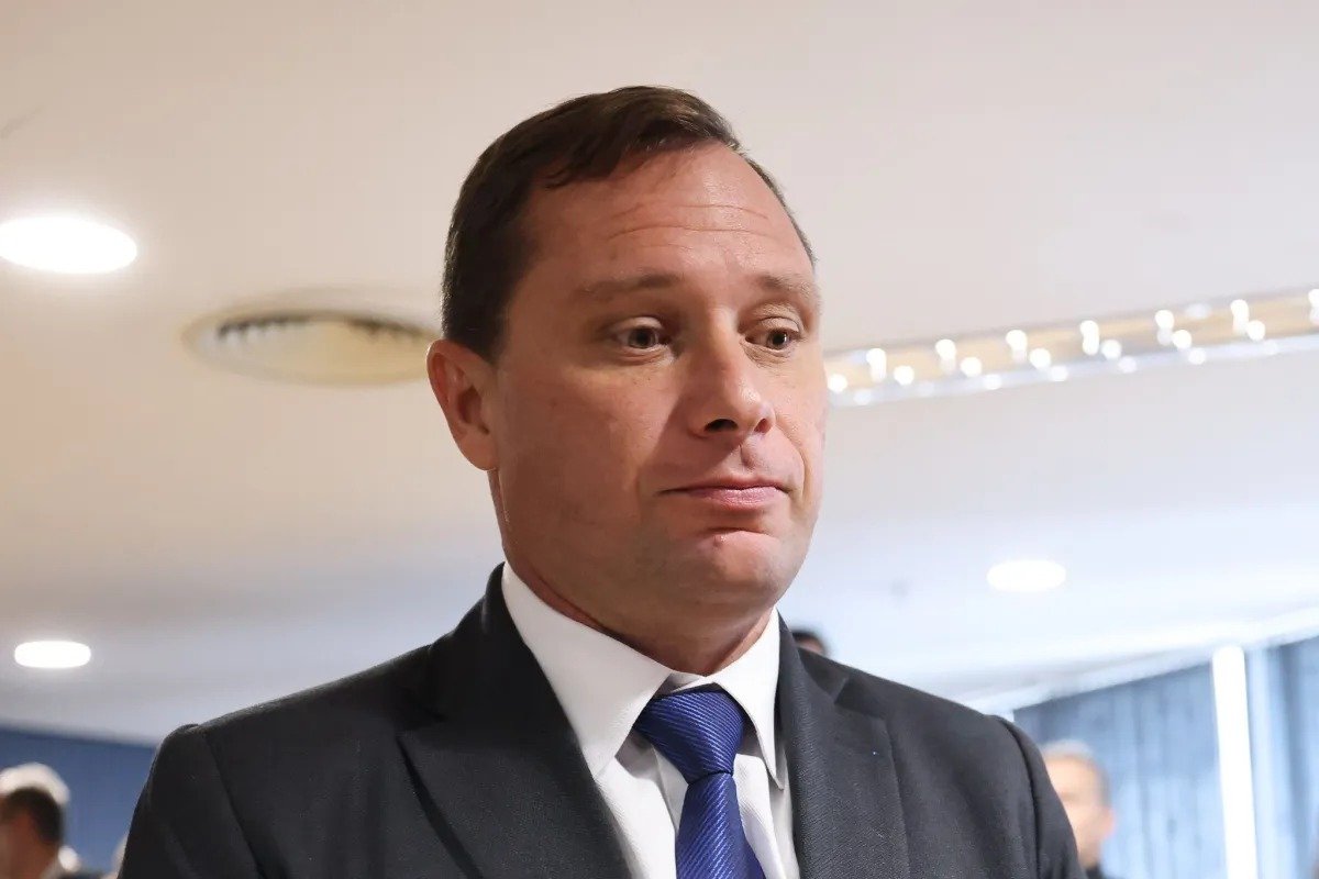 Em depoimento, Cid nega ter tentado passaporte português para fugir do Brasil