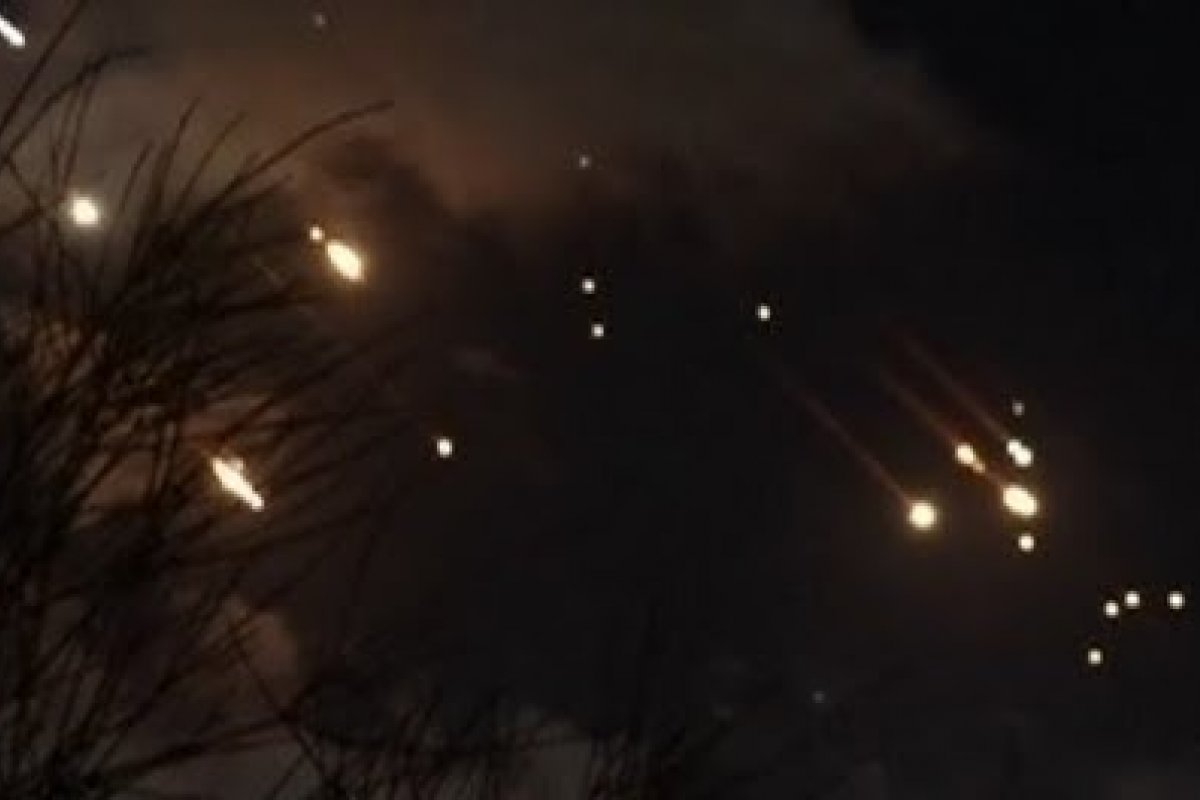 Exército israelense alerta que dezenas de mísseis do Irã estão a caminho de Israel