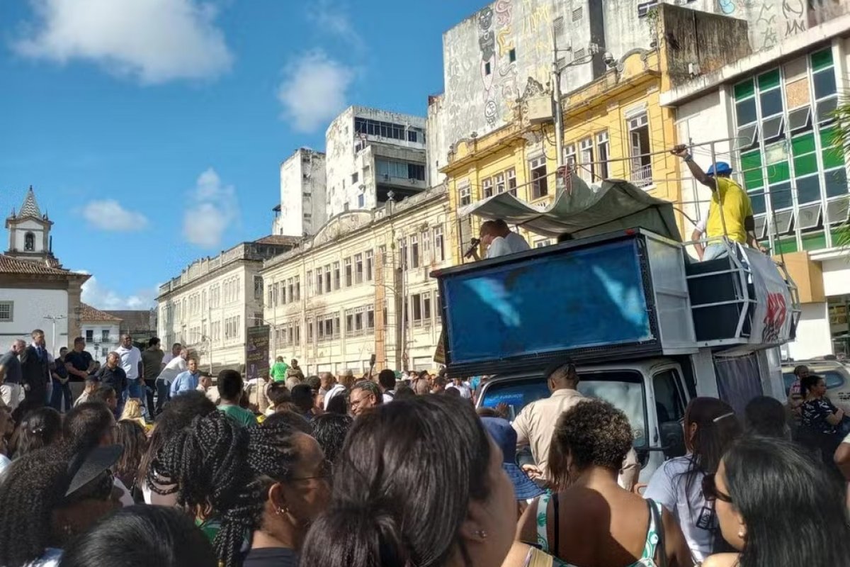 Prefeitura de Salvador entra em acordo com sindicato e não vai descontar faltas dos salários de servidores grevistas