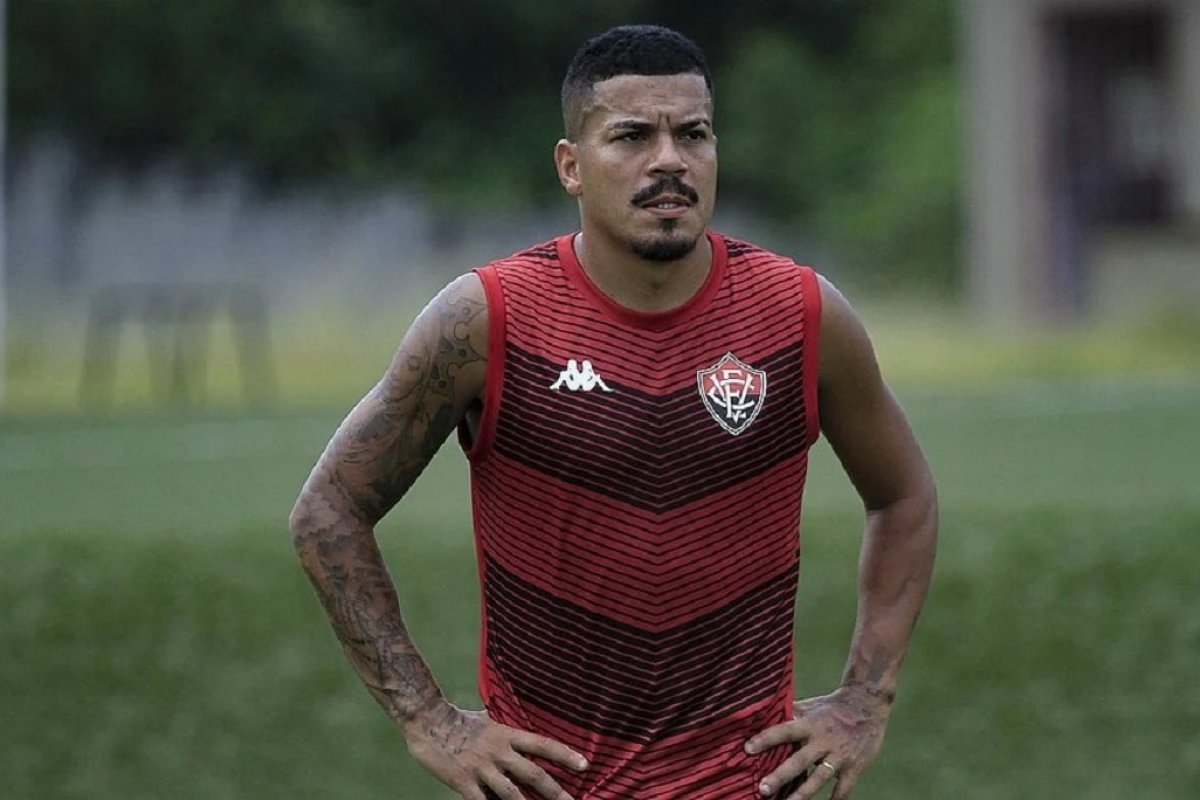 Ex-jogador do Vitória, Thiago Carleto é preso por não pagar pensão alimentícia; dívida é de quase R$ 300 mil