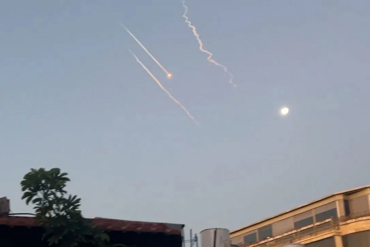 Sobe para 13 número de mortos em Israel após nova onda de ataques do Irã