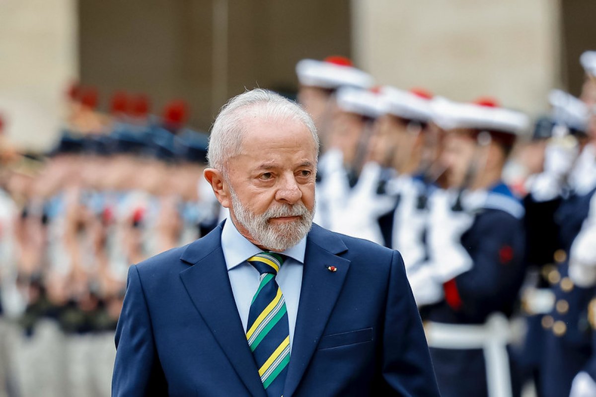 No terceiro mandato de Lula, gastos fora da meta fiscal ultrapassam R$ 300 bilhões