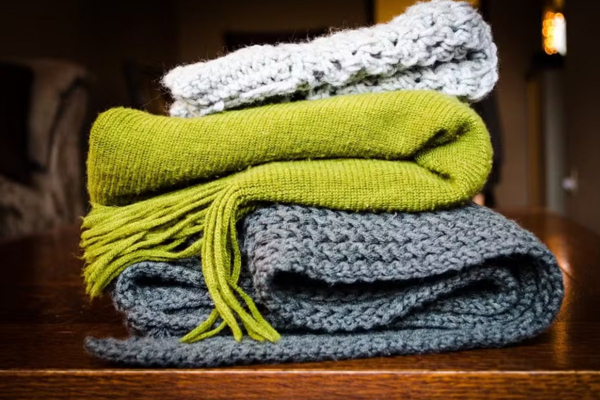 Campanha da PM arrecada cobertores e mantas para famílias afetadas pelas chuvas na Bahia