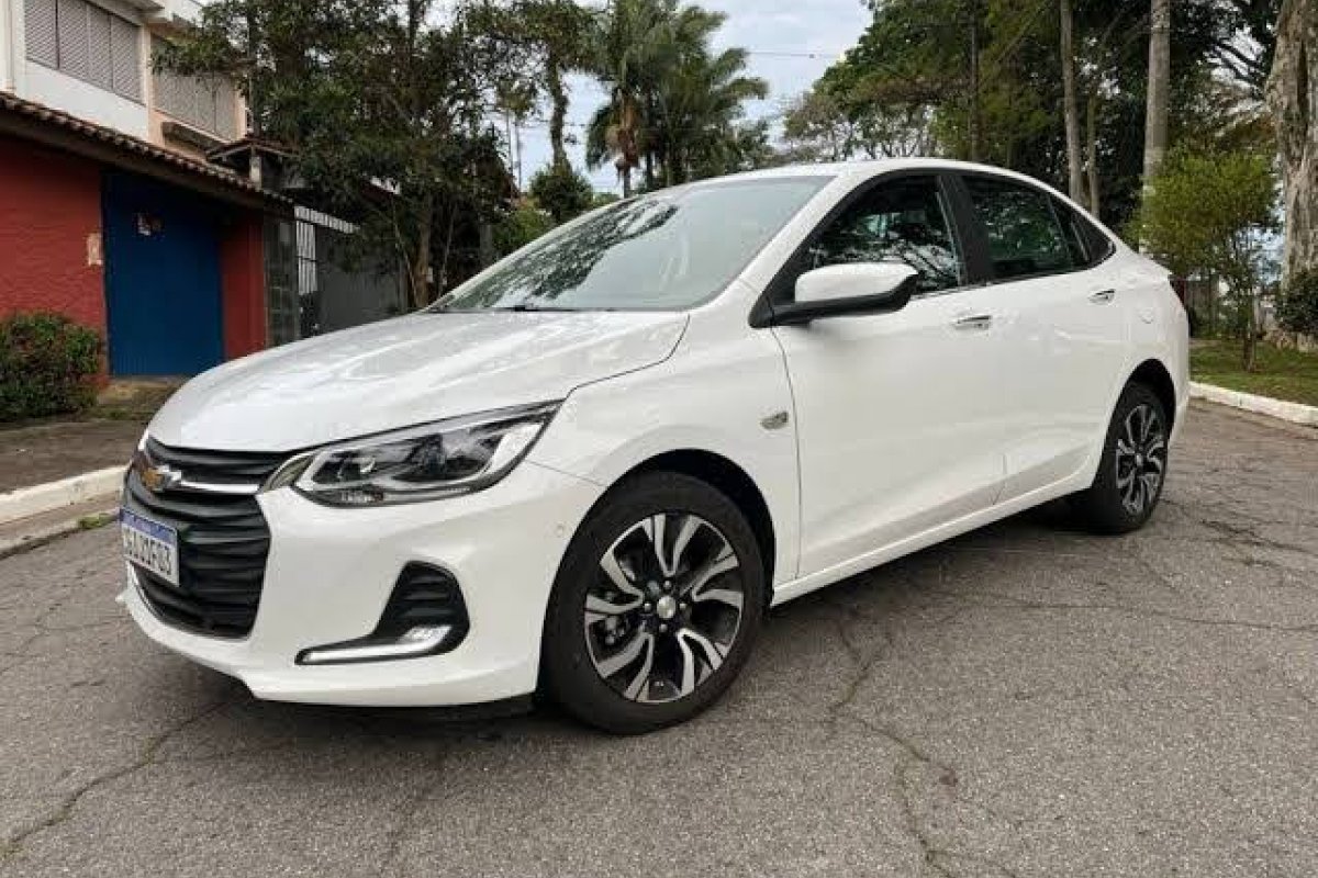 Confira os 10 sedãs compactos mais vendidos no Brasil este ano