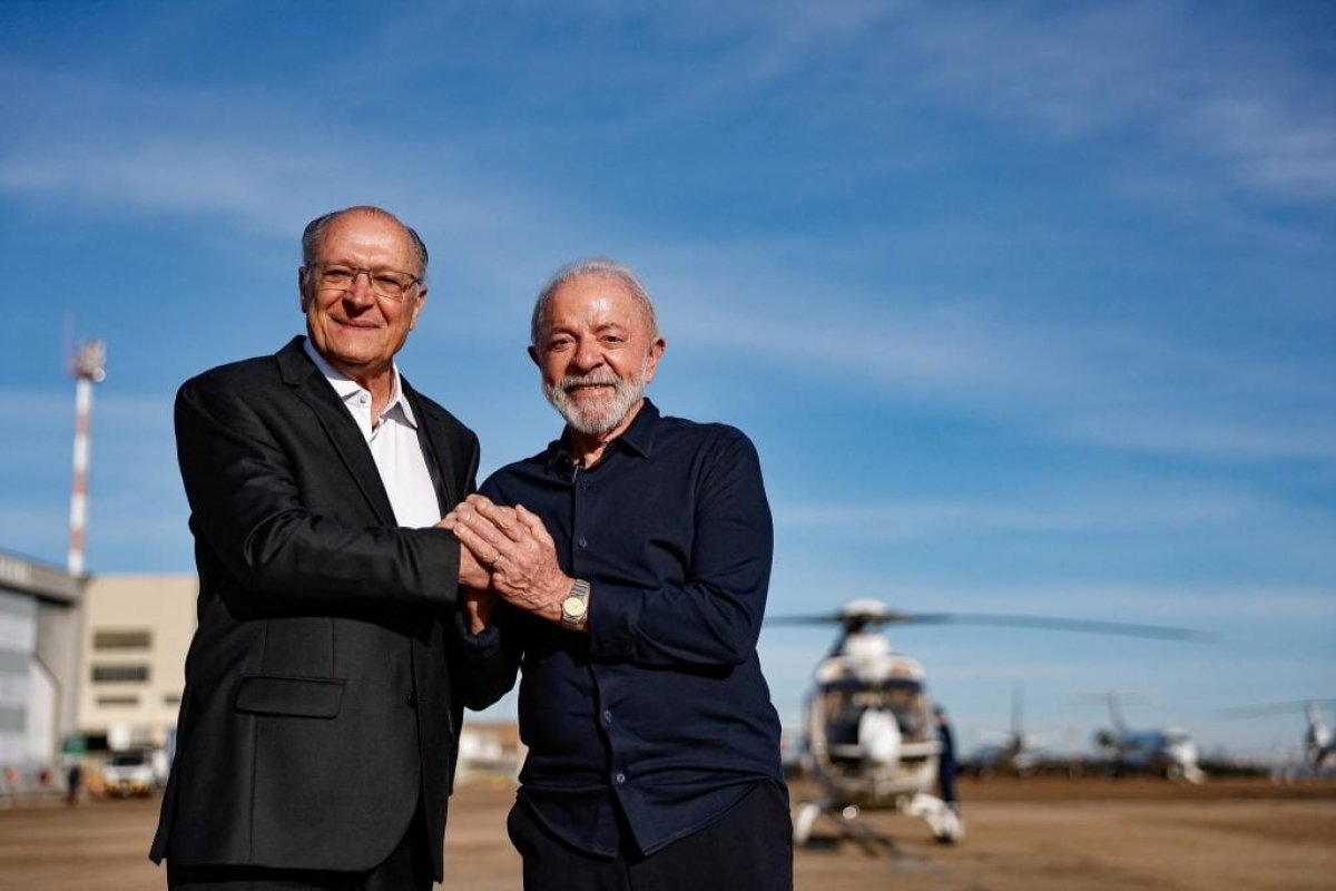 Lula chega ao Canadá para G7 e diz que conflito entre Israel e Irã preocupa