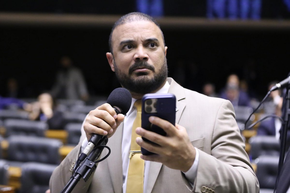 Alden comemora urgência de projeto que barra aumento do IOF: ‘O povo já não aguenta mais’