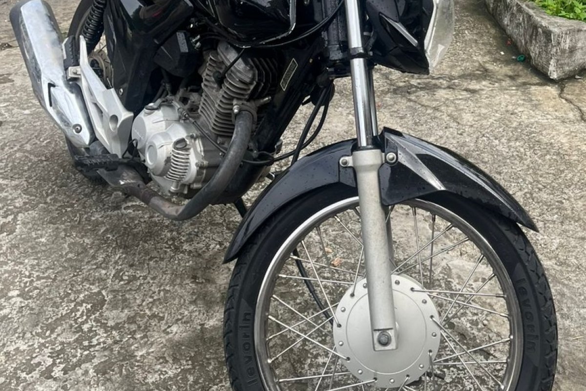 Homem é preso com moto clonada no bairro de Vila Canária