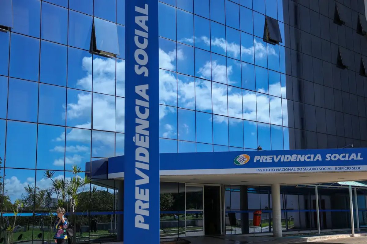 Farra do INSS: 3 mil servidores tinham acesso a dados de aposentados, revela investigação