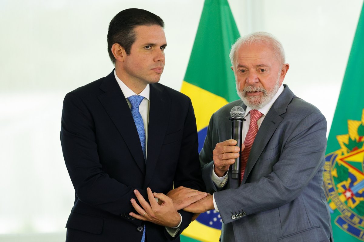 Governo Lula libera mais de R$ 500 milhões em emendas após reunião com Hugo Motta