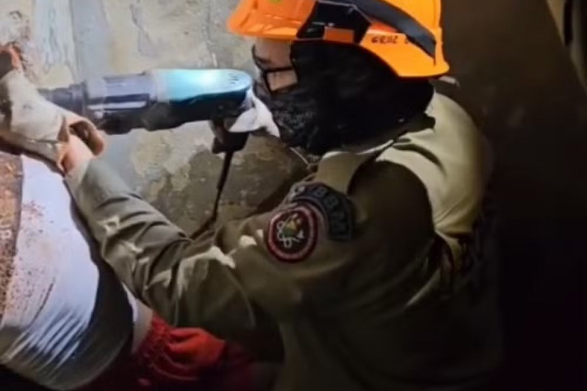 Detento fica preso em buraco durante tentativa de fuga e é resgatado por bombeiros no Acre