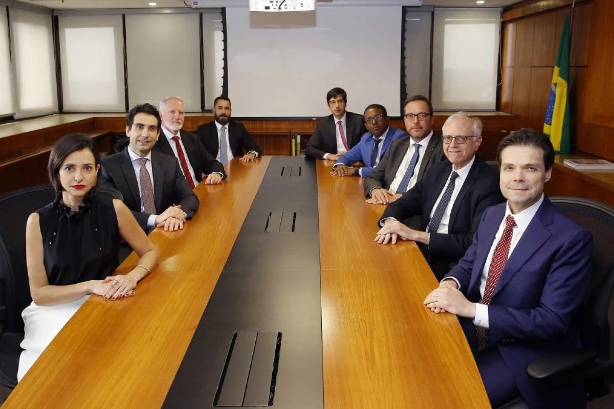 BC eleva Selic para 15% ao ano, maior patamar desde 2006