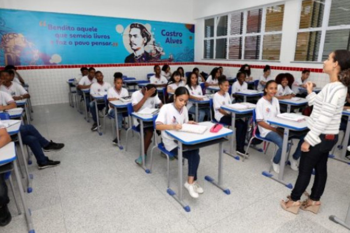 SEC divulga mais de 1,9 mil vagas para professores pelo Reda