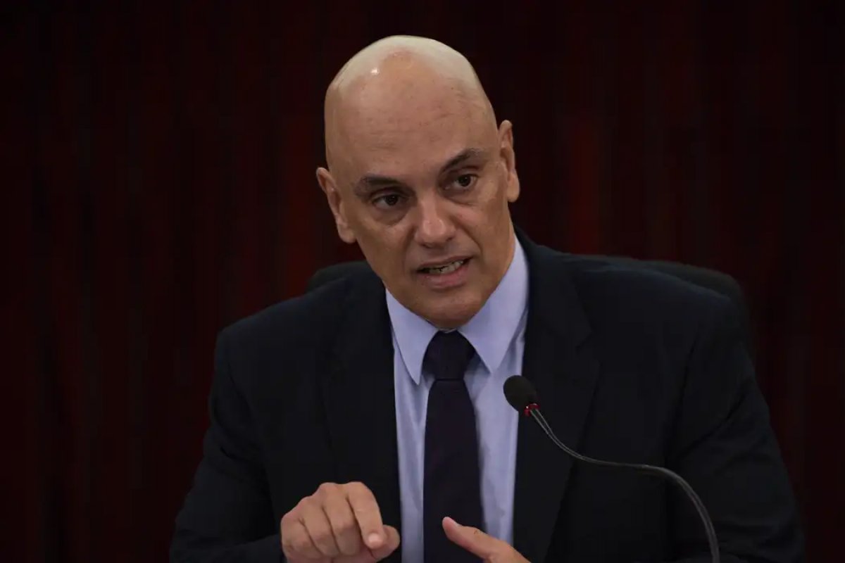 Moraes manda investigar juiz que soltou condenado pelos atos de 8 de janeiro