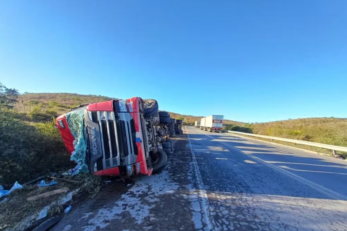 Mulher e bebê de 10 meses morrem em acidente na BR-116